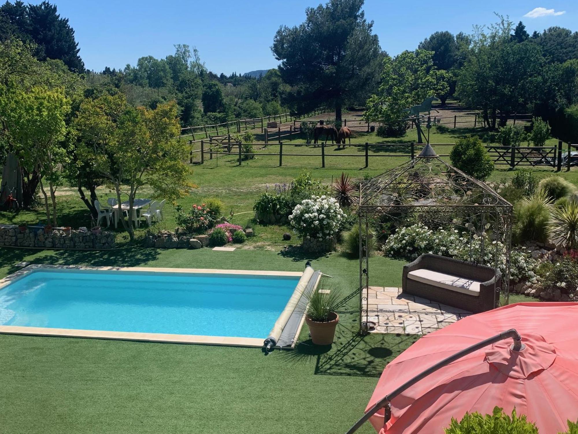 Brossard Cavaillon Exterior foto