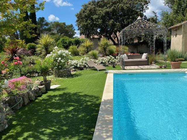 Brossard Cavaillon Exterior foto